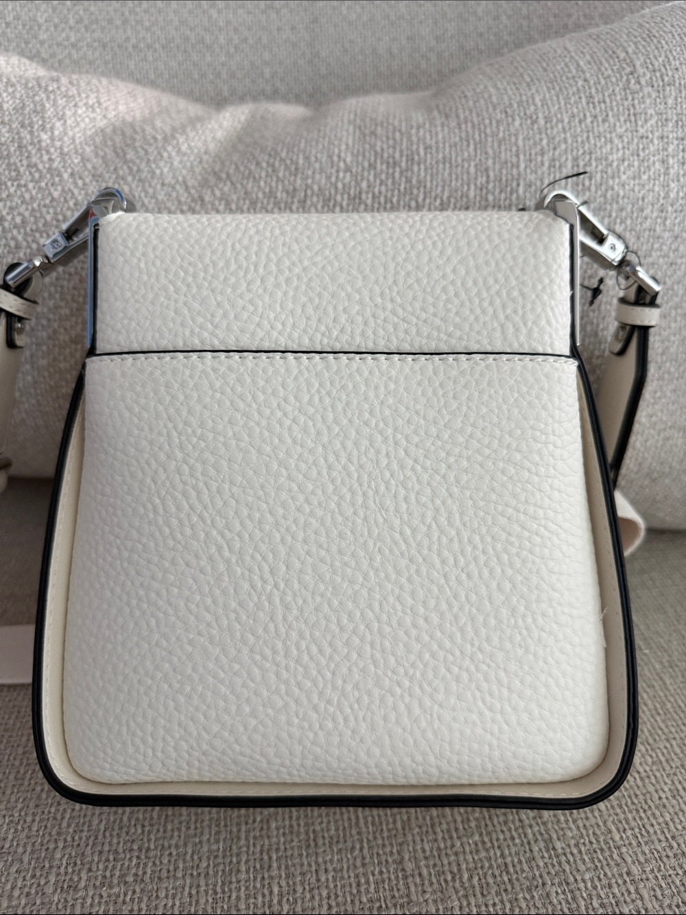 BNNW Calvin Klein Fay White Pebbled Crossbody Bag - Picture 2 of 6